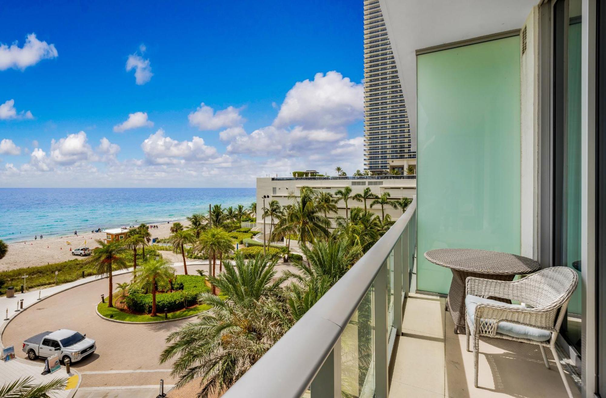 Wake Up To The Sound Of Waves In A Stylish Condo In A Luxury Resort ฮอลลีวูด ภายนอก รูปภาพ