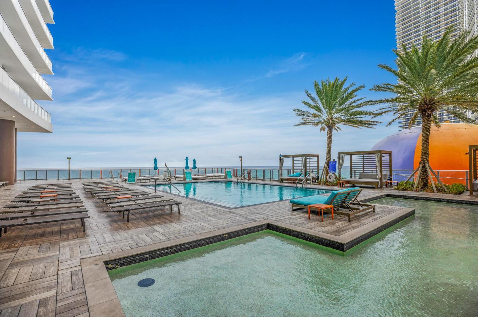 Wake Up To The Sound Of Waves In A Stylish Condo In A Luxury Resort ฮอลลีวูด ภายนอก รูปภาพ