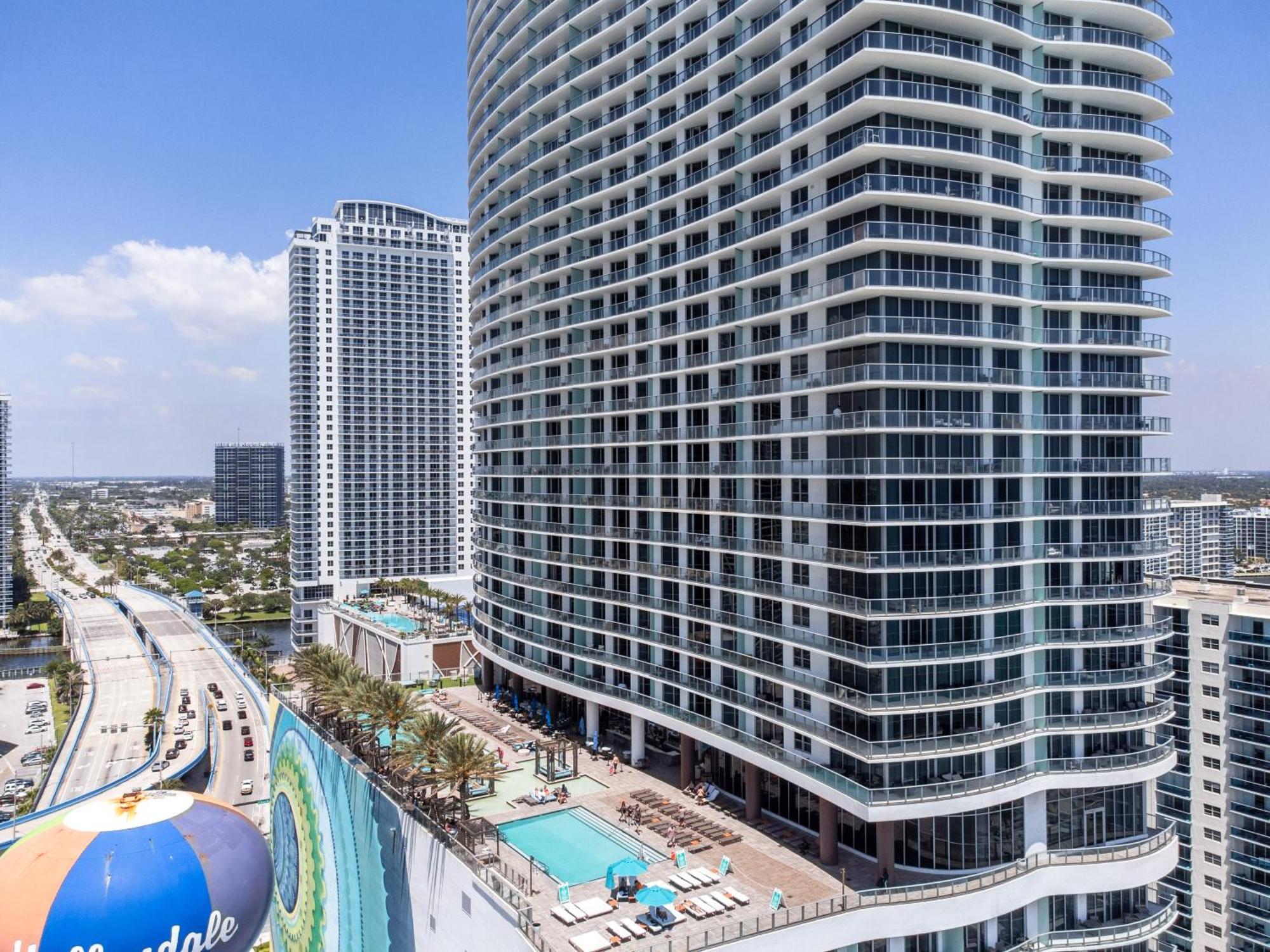 Wake Up To The Sound Of Waves In A Stylish Condo In A Luxury Resort ฮอลลีวูด ภายนอก รูปภาพ