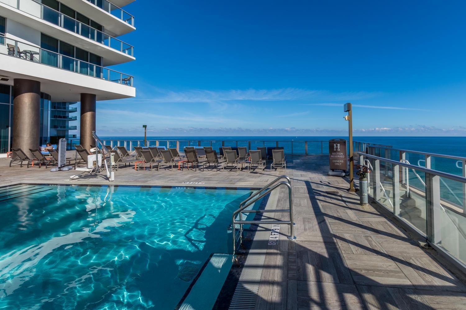 Wake Up To The Sound Of Waves In A Stylish Condo In A Luxury Resort ฮอลลีวูด ภายนอก รูปภาพ