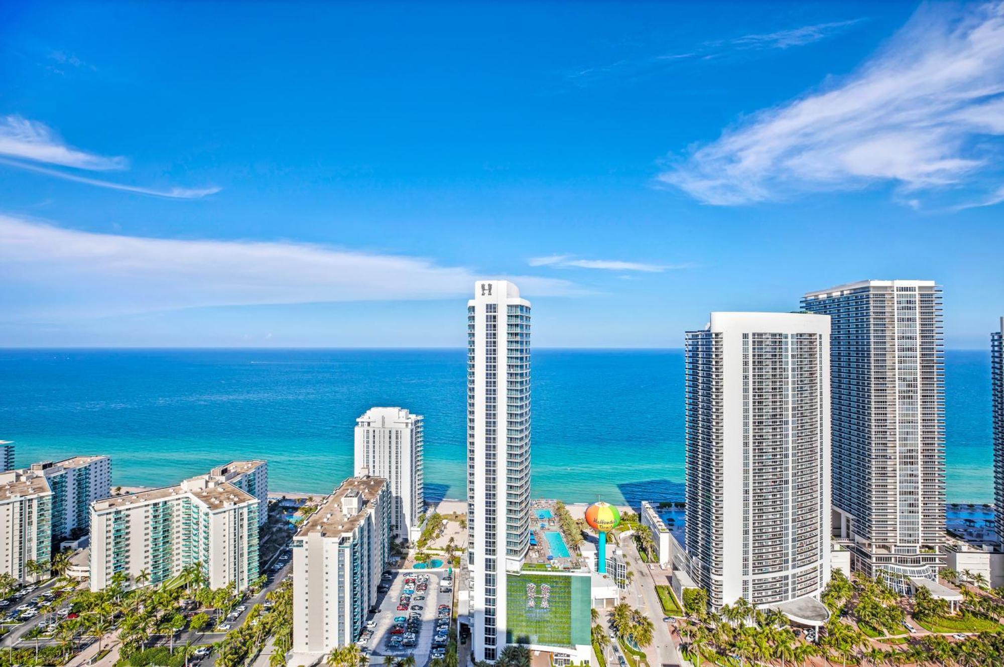 Wake Up To The Sound Of Waves In A Stylish Condo In A Luxury Resort ฮอลลีวูด ภายนอก รูปภาพ
