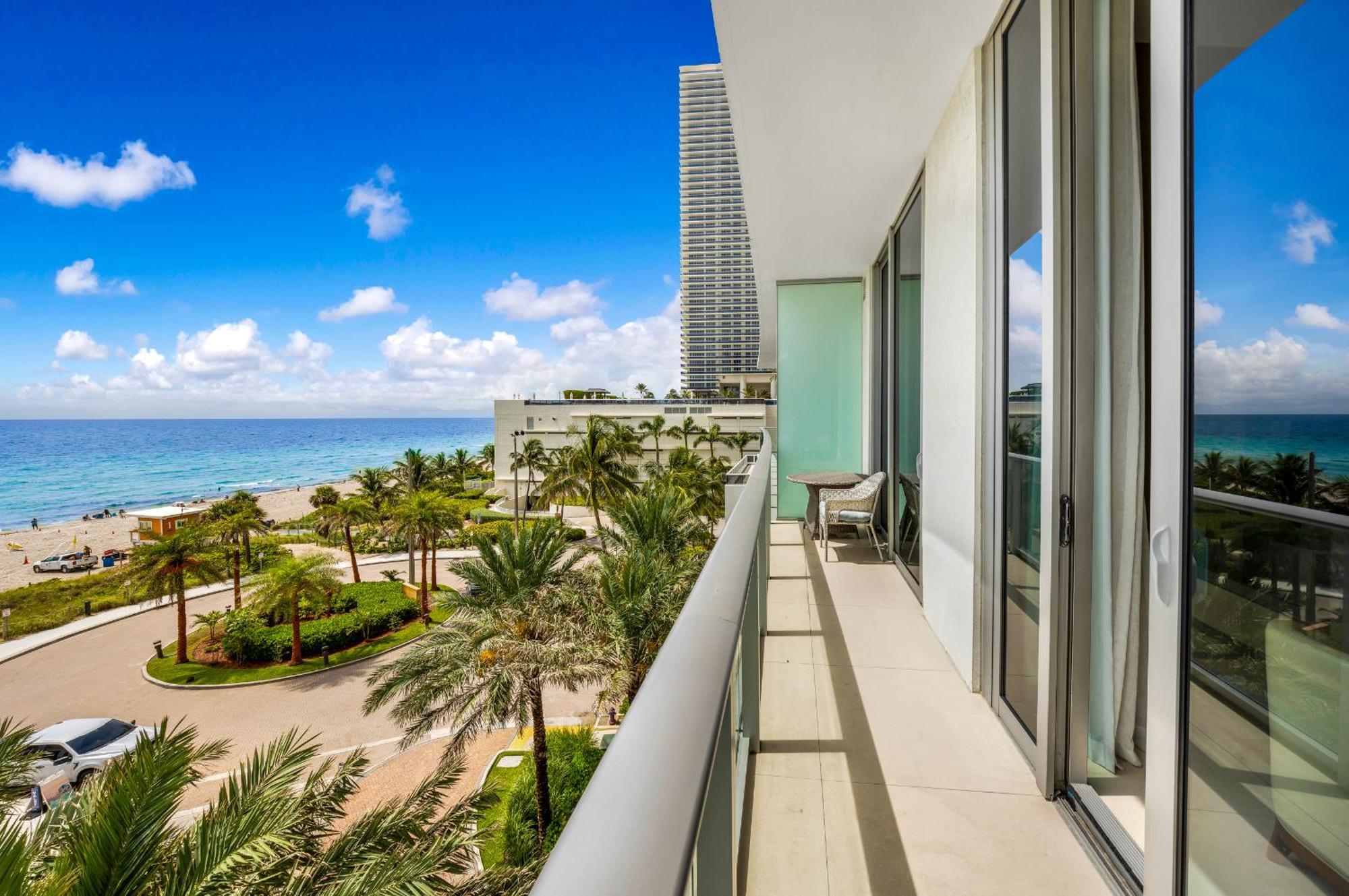 Wake Up To The Sound Of Waves In A Stylish Condo In A Luxury Resort ฮอลลีวูด ภายนอก รูปภาพ